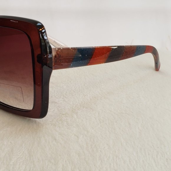 EdensCloset Exclusive Sunglasses - Picture 2 of 5